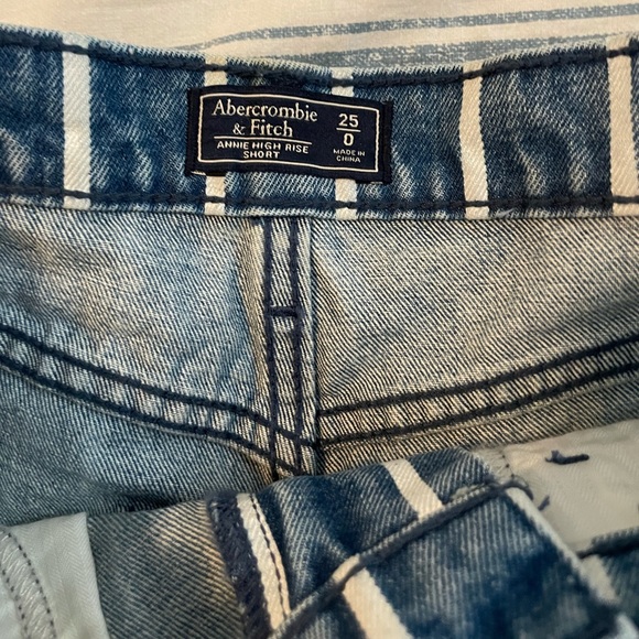 A&F striped denim shorts - Picture 4 of 4